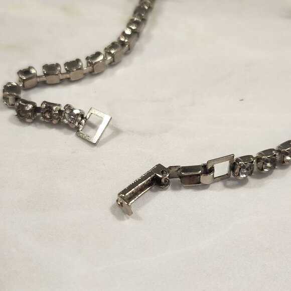 Vintage Rhinestone Necklace & 2 Pairs Of Clip-On Earrings Jewelry Set Silver-Ton - Picture 7 of 7